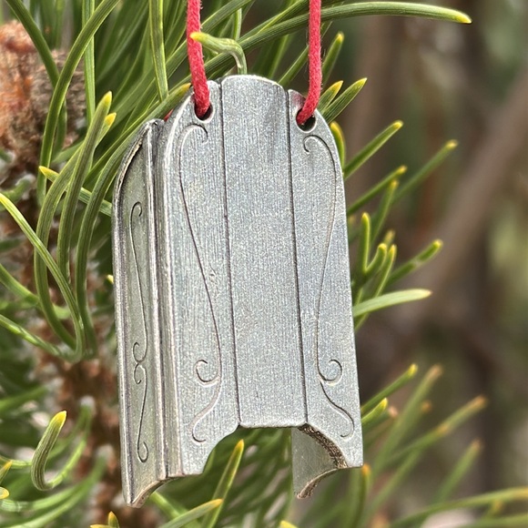 Danforth Victorian Pewter Sled 2003 Annual
Ornament Vintage - Picture 14 of 16